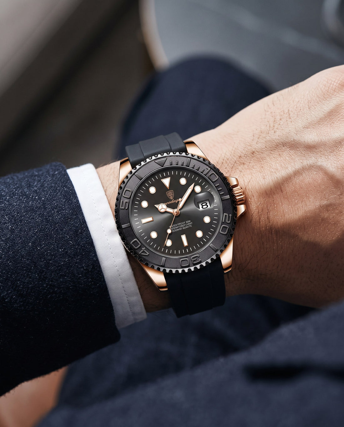 Mariner Diver Rose Gold case, Black dial on the wrist