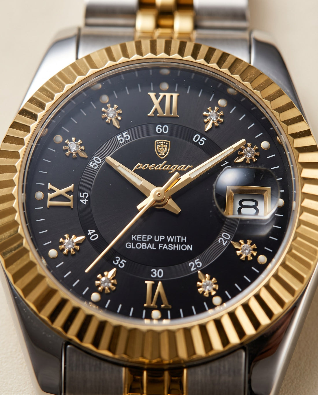 Petite Fluted Ladies Gold case, Black dial dial close-up